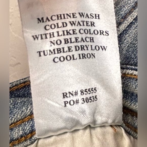 NEW Studio Blue Jean Shorts Ripped Cuffed Juniors Teen 28 Road To Joy Wash 1180 - Picture 6 of 7